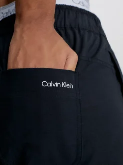 Calvin Klein Pantaloni A Gamba Larga Impermeabile -Offerta Economica Calvin Klein 00GWS3P607 BAE alternate3