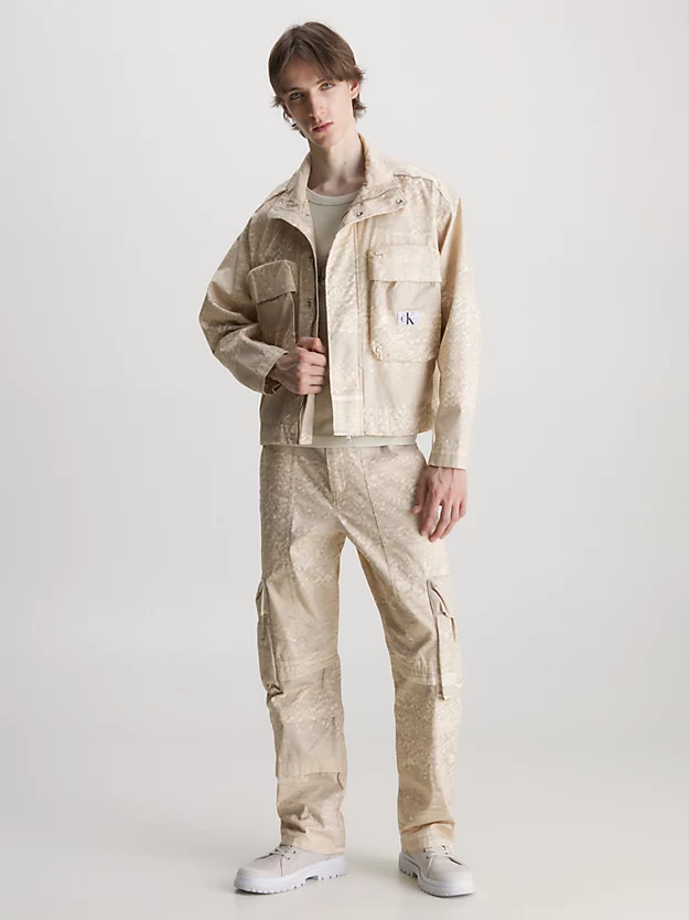 Calvin Klein Giacca Corta Multitasche Con Zip Integrale In Twill Di Cotone 6 Calvin Klein Giacca Corta Multitasche Con Zip Integrale In Twill Di Cotone - immagine 4