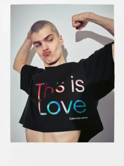 Calvin Klein T-shirt Corta Oversize - Pride -Offerta Economica Calvin Klein J30J323605 BEH alternate5