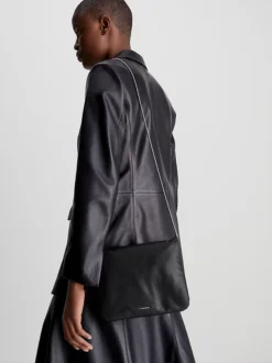 Calvin Klein Borsa A Tracolla Riciclata Morbida -Offerta Economica Calvin Klein K60K611019 BAX alternate2